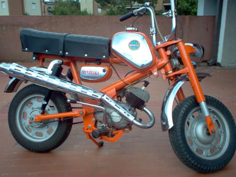 Vendo benelli minibike 50 cc 4 marce anno 1971 Vendo benelli minibike 50 cc 4 marce anno 1971