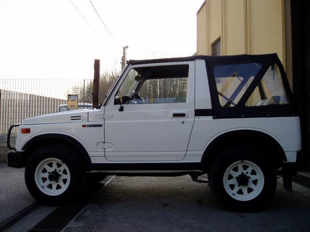 Suzuki sj 413