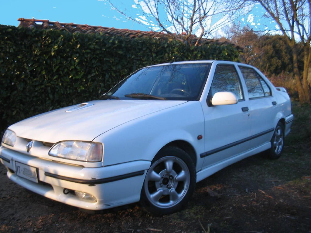 Автомобиль renault 19