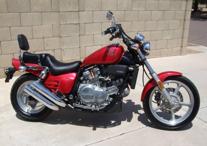 Honda super magna