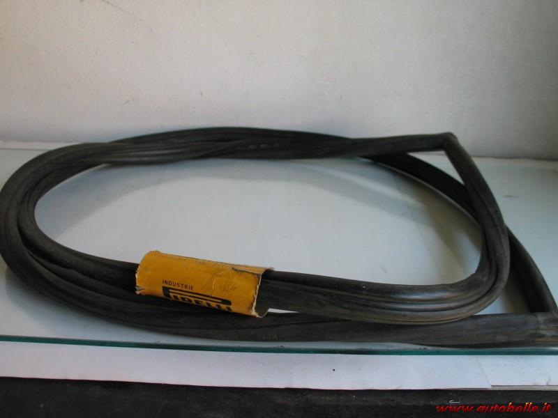 Guarnizione Parabrezza Febi Bilstein 08886 – Originale, Compatibile Con Mercedes-Benz Classe 123, Ricambio Qualità OE