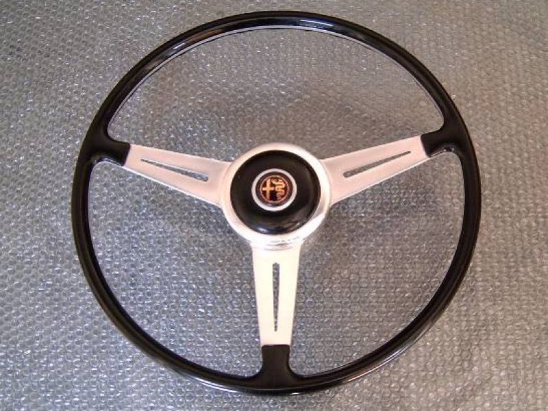 Alfa Romeo 2000 Spider Touring