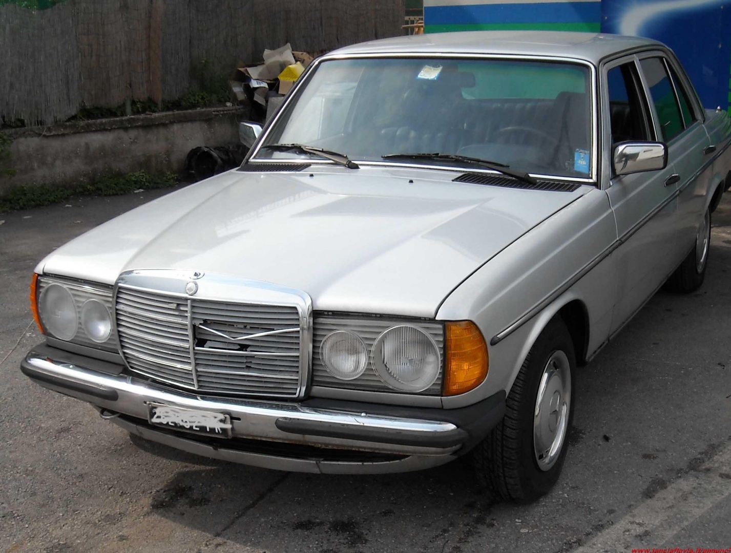 Мерседес 240 d