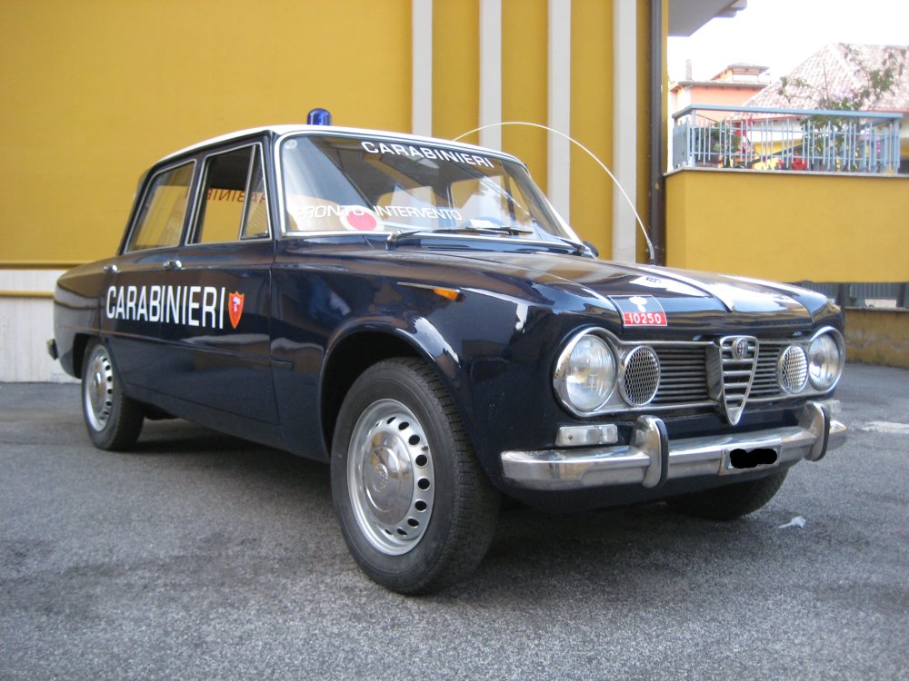 Carabinieri alfa romeo